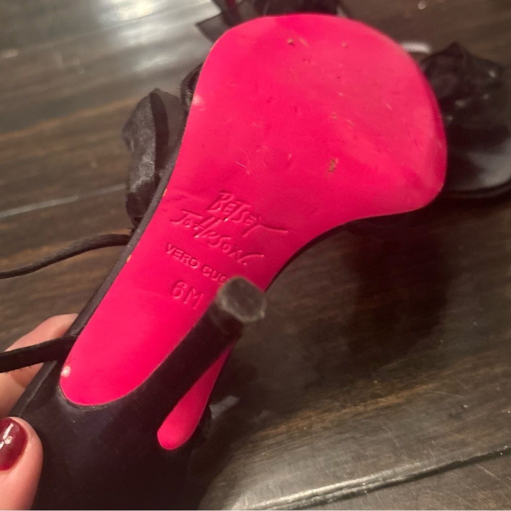 Betsy Johnson Black Lace Bow Sling Back Heels with hot pink bottoms - size 6 - Picture 5 of 7